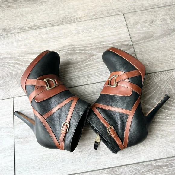 Cole Haan Carolyn Leather Heeled Ankle Boots - Picture 7 of 16